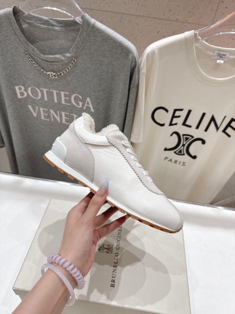 Кросівки на хутрі зимові жіночі фото 5