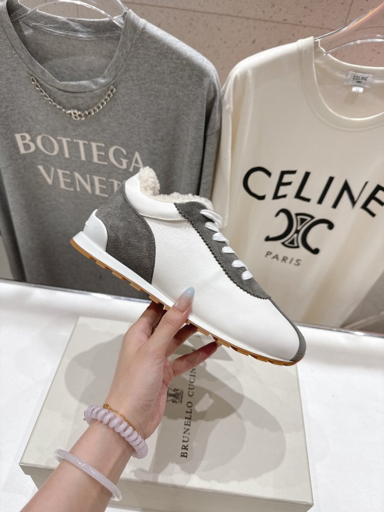 Кросівки на хутрі зимові жіночі фото 5