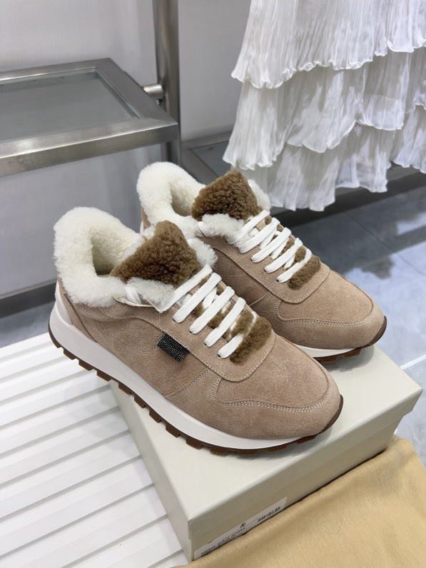 Кроссовки на меху зимние женские фото 5