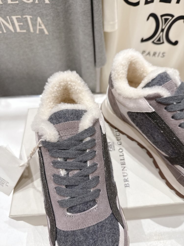 Кросівки на хутрі зимові жіночі фото 6