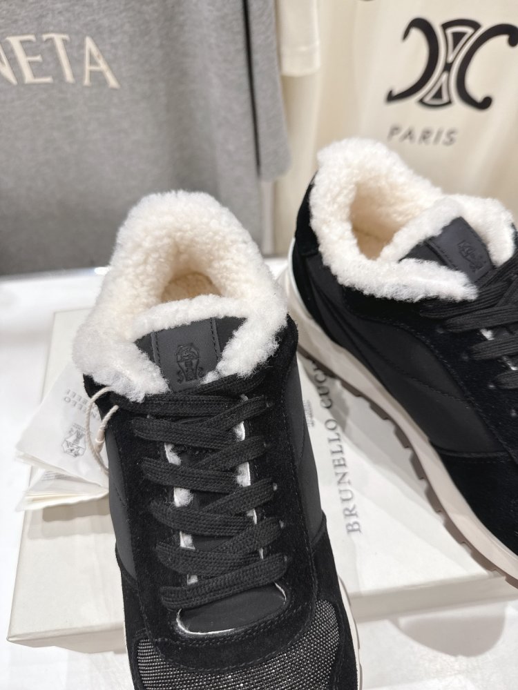 Sneakers on fur winter women's фото 6