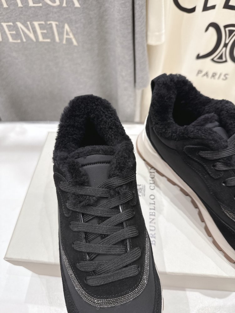 Кросівки на хутрі зимові жіночі фото 6