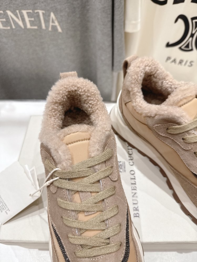 Кросівки на хутрі зимові жіночі фото 6