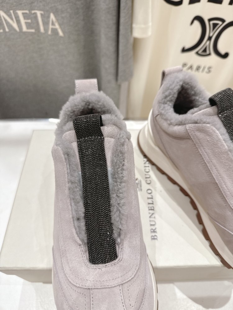 Sneakers on fur winter women's фото 6