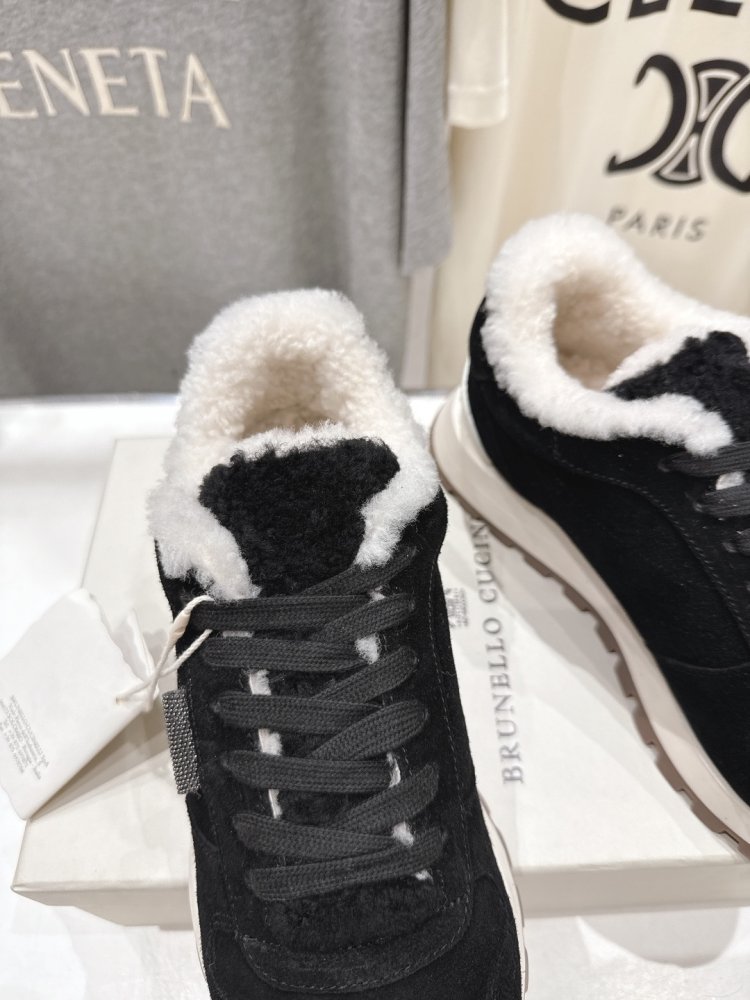 Кросівки на хутрі зимові жіночі фото 6