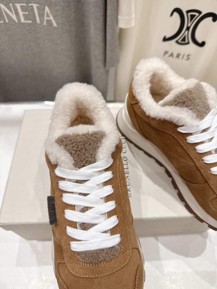 Sneakers on fur winter women's фото 6