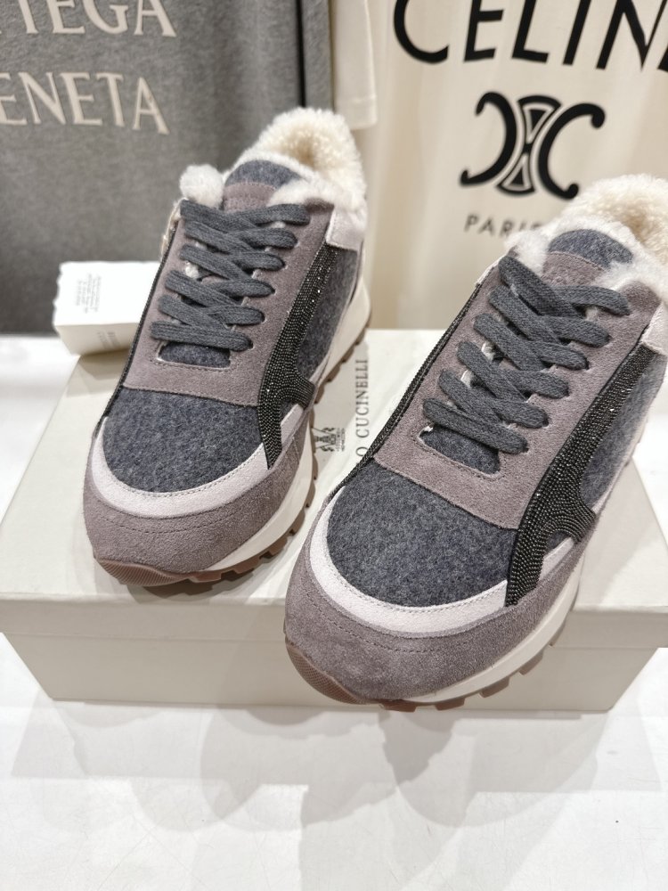 Кросівки на хутрі зимові жіночі фото 7