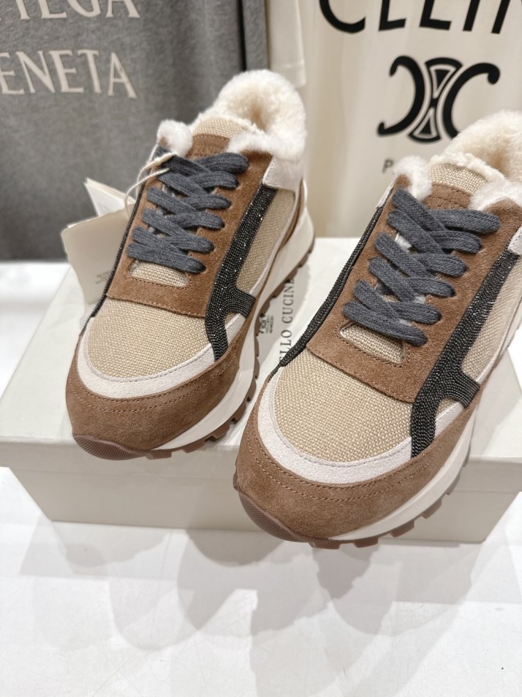 Кросівки на хутрі зимові жіночі фото 7