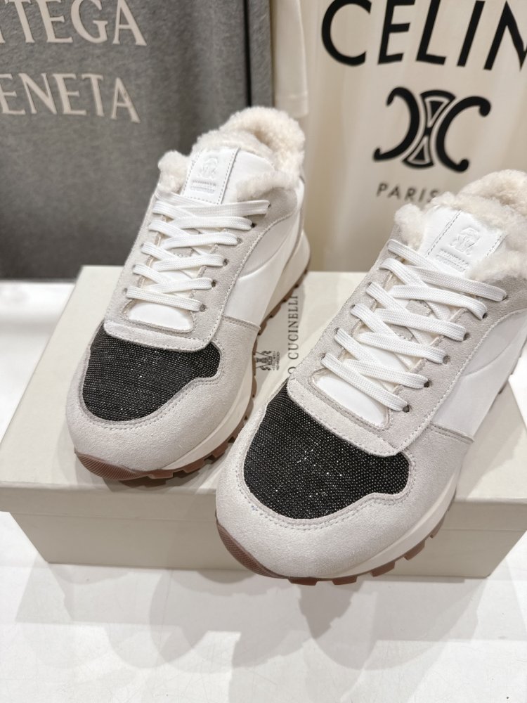 Кросівки на хутрі зимові жіночі фото 7