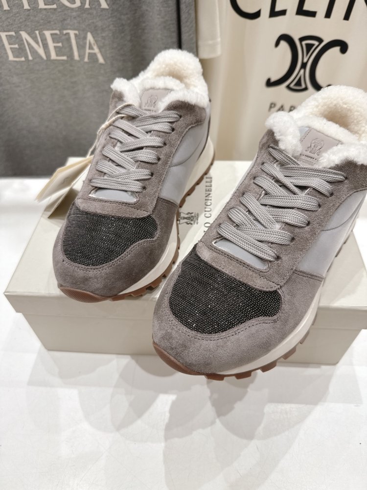 Кросівки на хутрі зимові жіночі фото 7