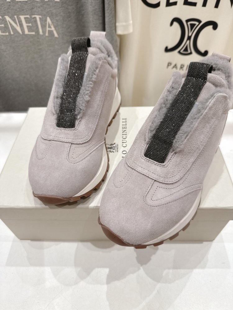 Sneakers on fur winter women's фото 7