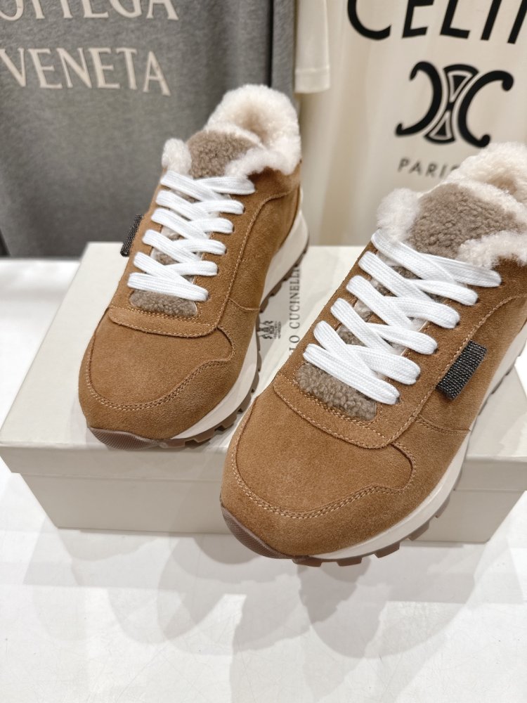 Sneakers on fur winter women's фото 7