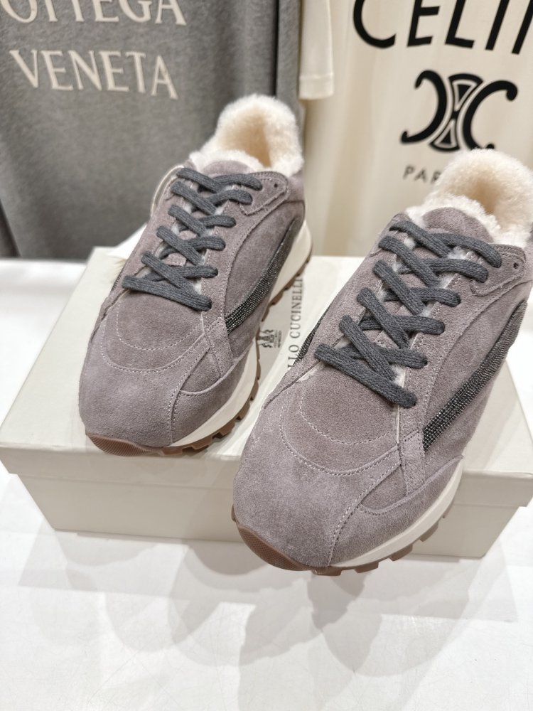 Кросівки на хутрі зимові жіночі фото 7