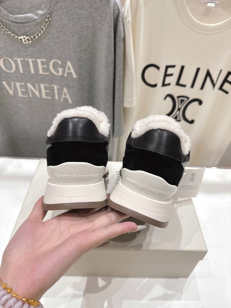 Sneakers on fur winter women's фото 8