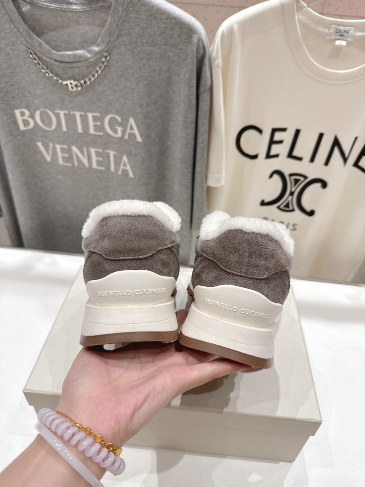 Кросівки на хутрі зимові жіночі фото 8