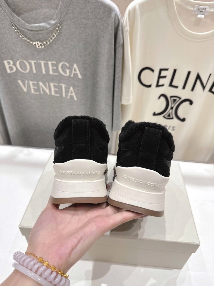 Кросівки на хутрі зимові жіночі фото 8