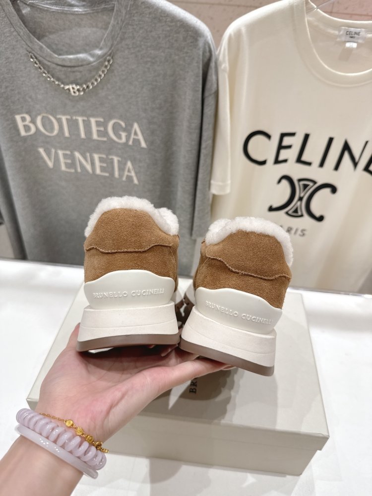 Sneakers on fur winter women's фото 8