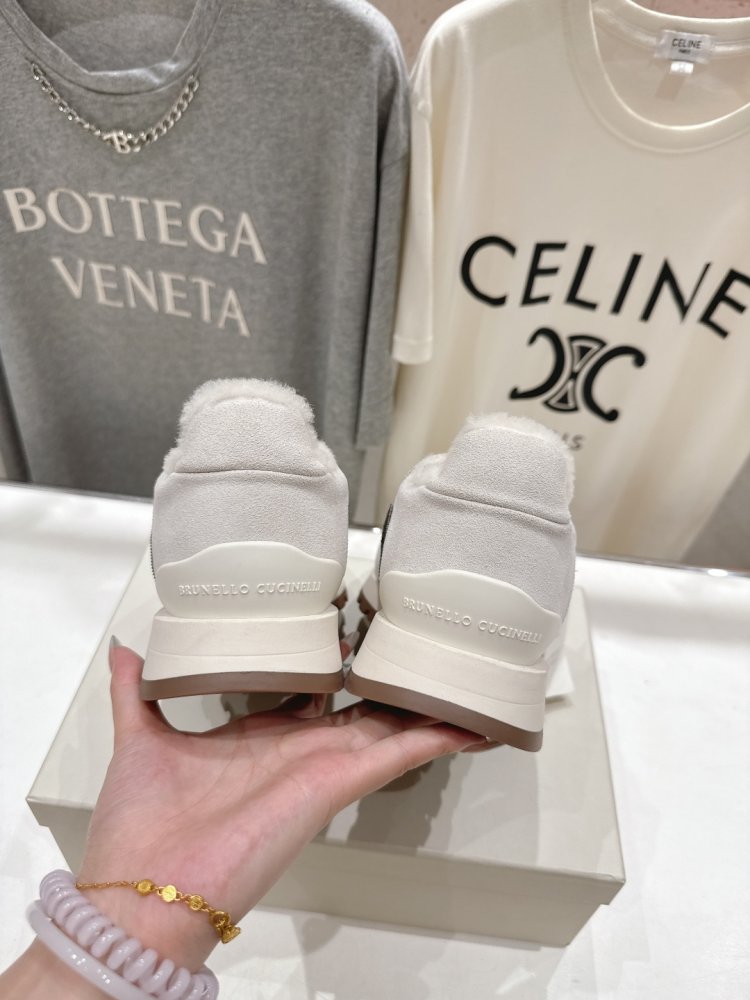 Кросівки на хутрі зимові жіночі фото 8