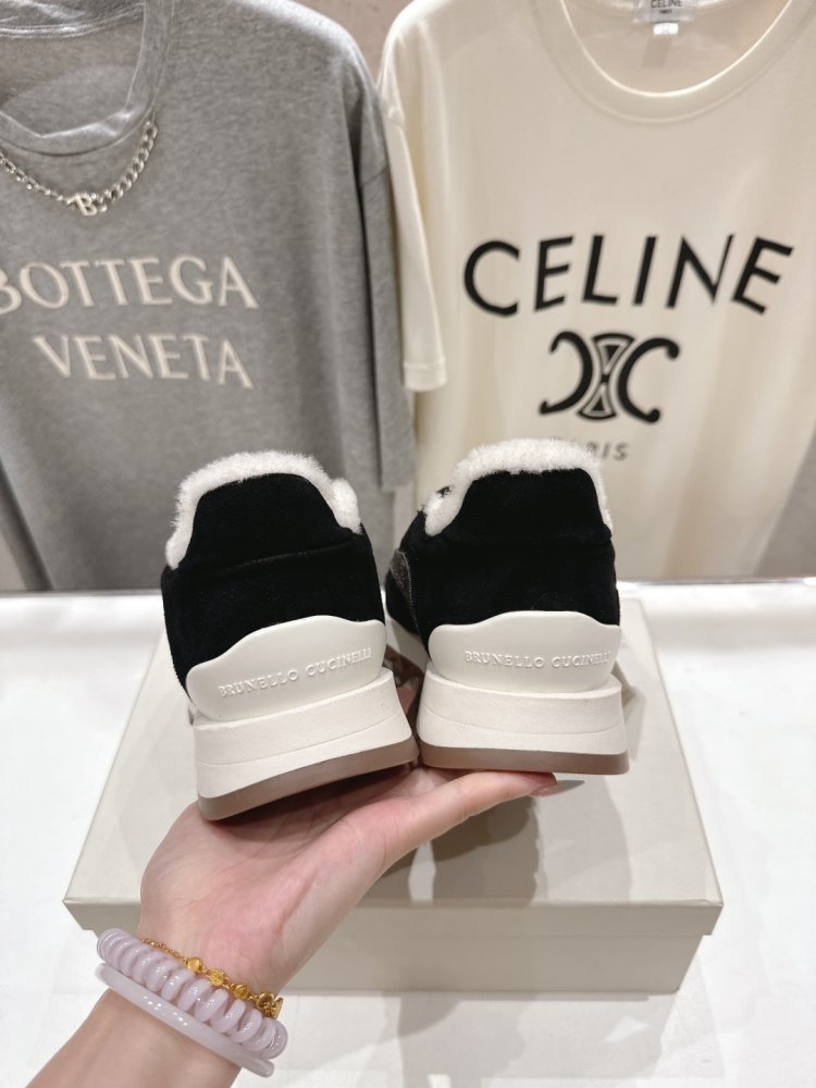 Кросівки на хутрі зимові жіночі фото 8