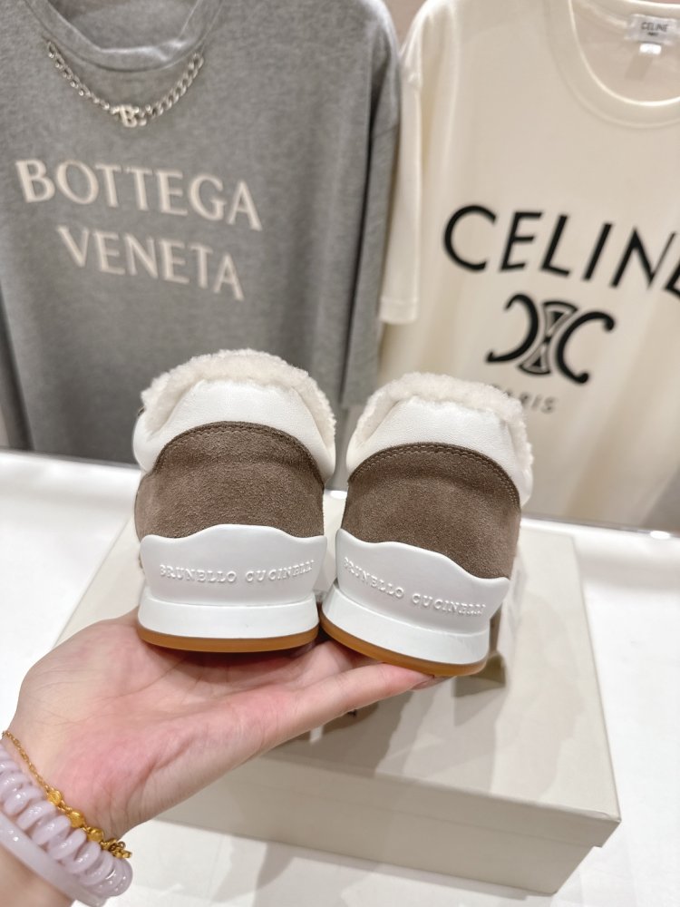 Кросівки на хутрі зимові жіночі фото 8