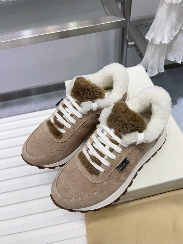 Кроссовки на меху зимние женские фото 8