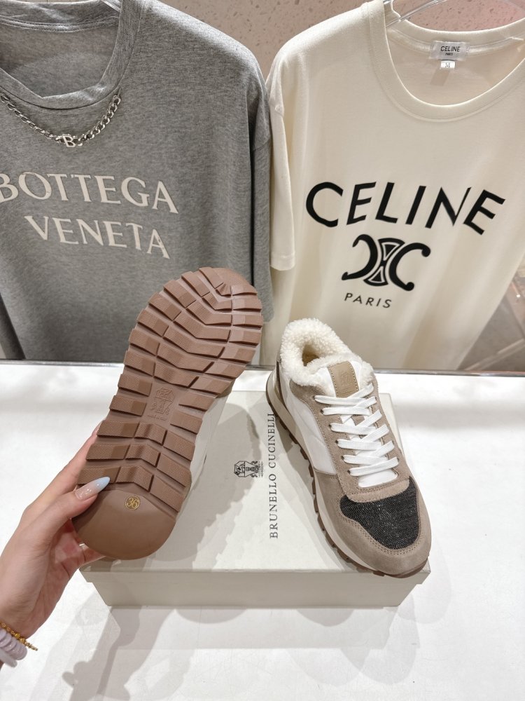 Кросівки на хутрі зимові жіночі фото 9