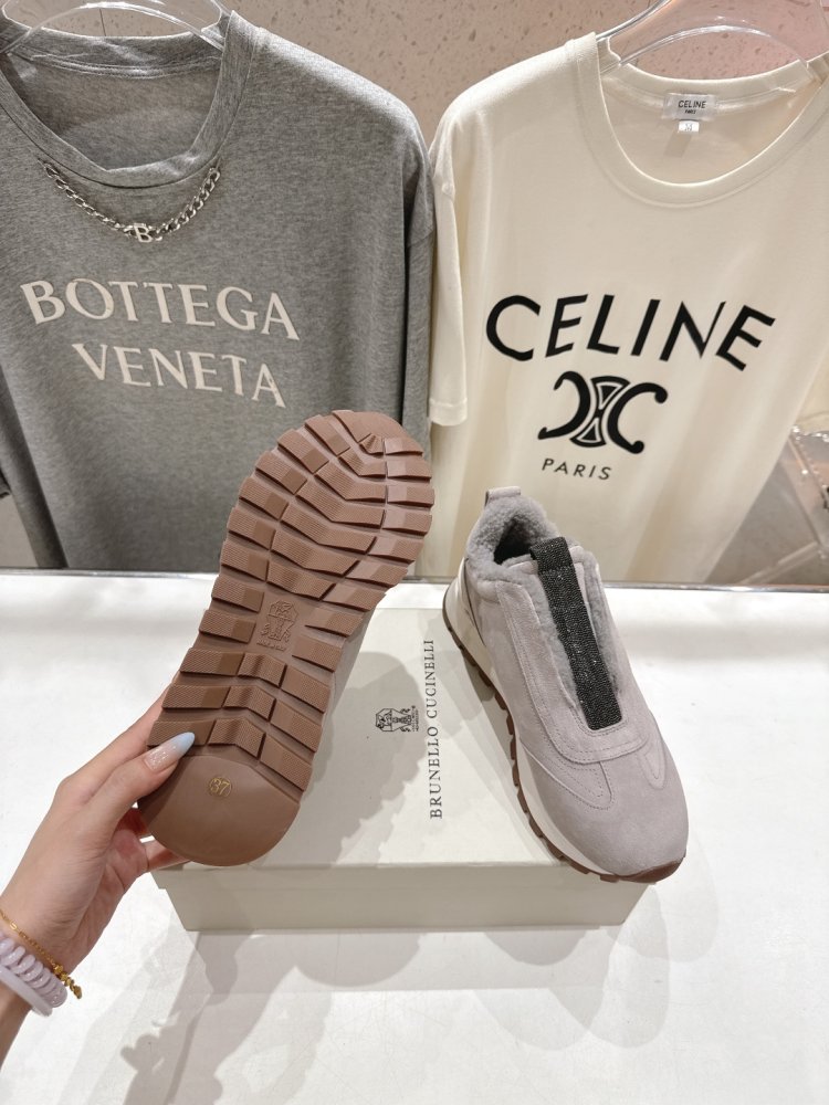 Sneakers on fur winter women's фото 9