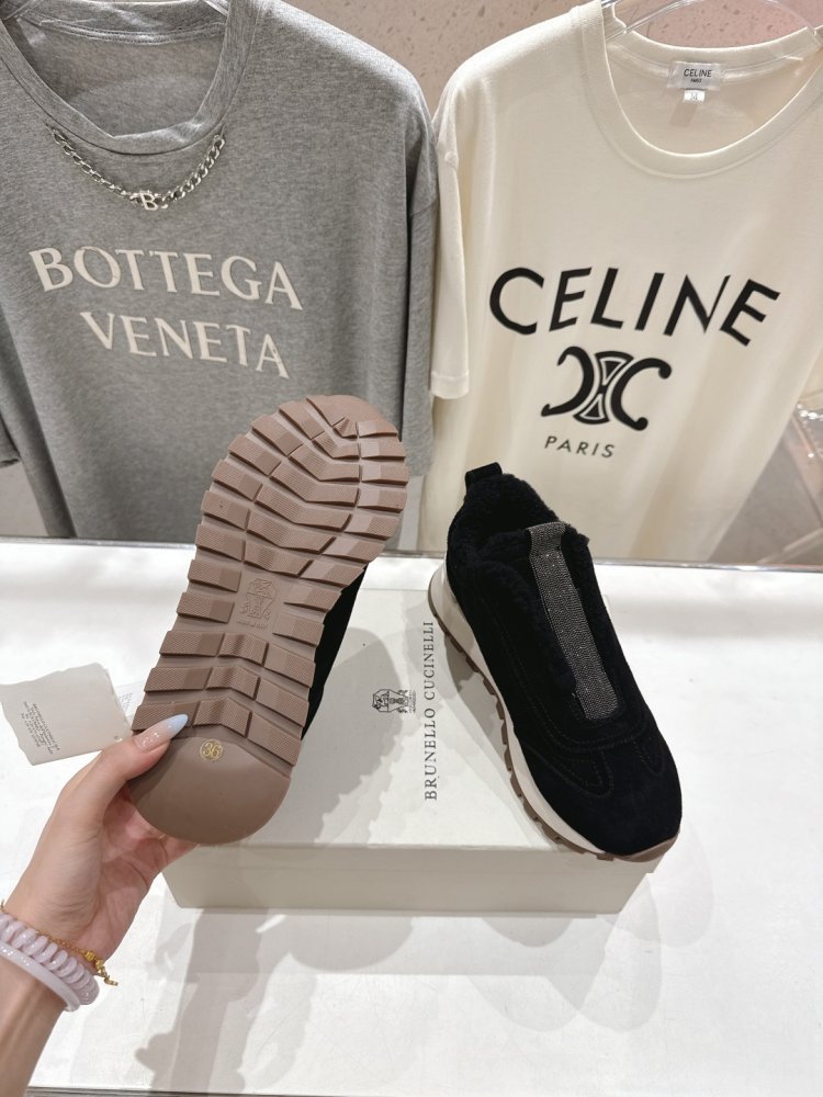 Кросівки на хутрі зимові жіночі фото 9