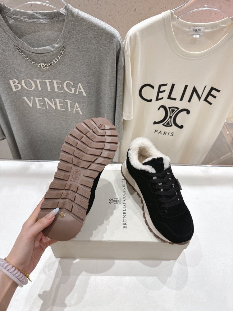 Кросівки на хутрі зимові жіночі фото 9