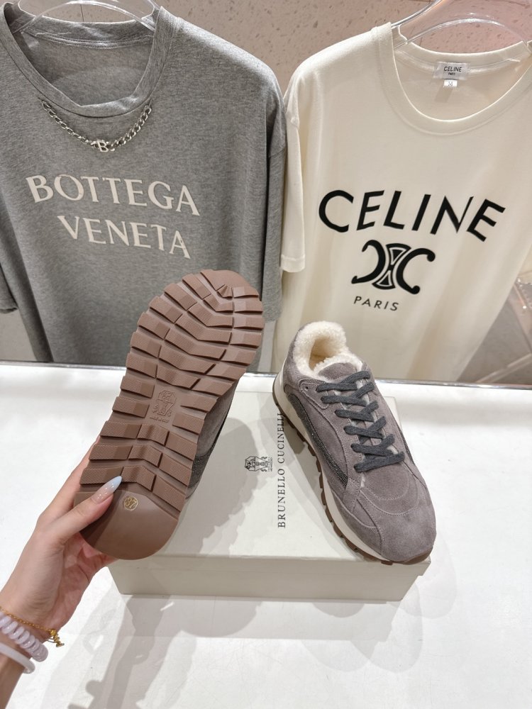 Кросівки на хутрі зимові жіночі фото 9