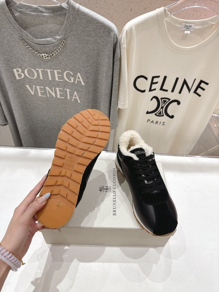 Кросівки на хутрі зимові жіночі фото 9