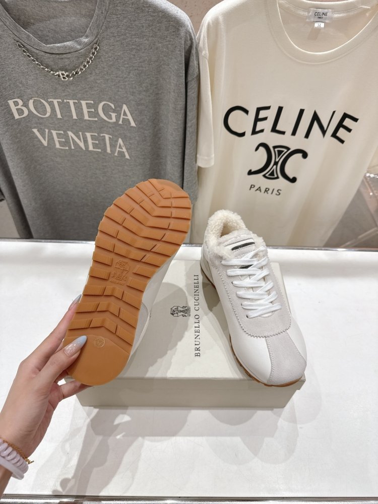 Кросівки на хутрі зимові жіночі фото 9