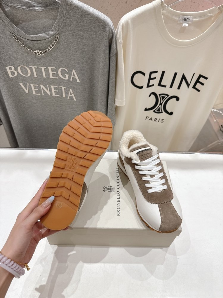 Кросівки на хутрі зимові жіночі фото 9