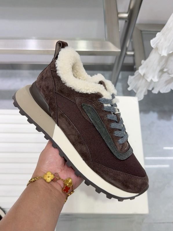 Кроссовки на меху зимние женские фото 9