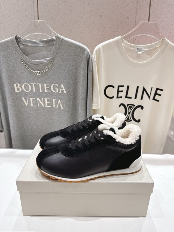 Кроссовки на меху зимние