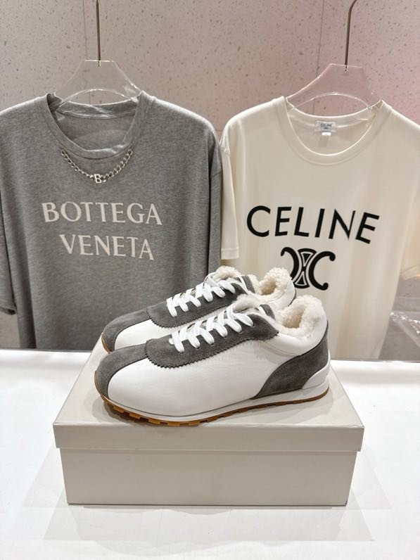 Кроссовки на меху зимние