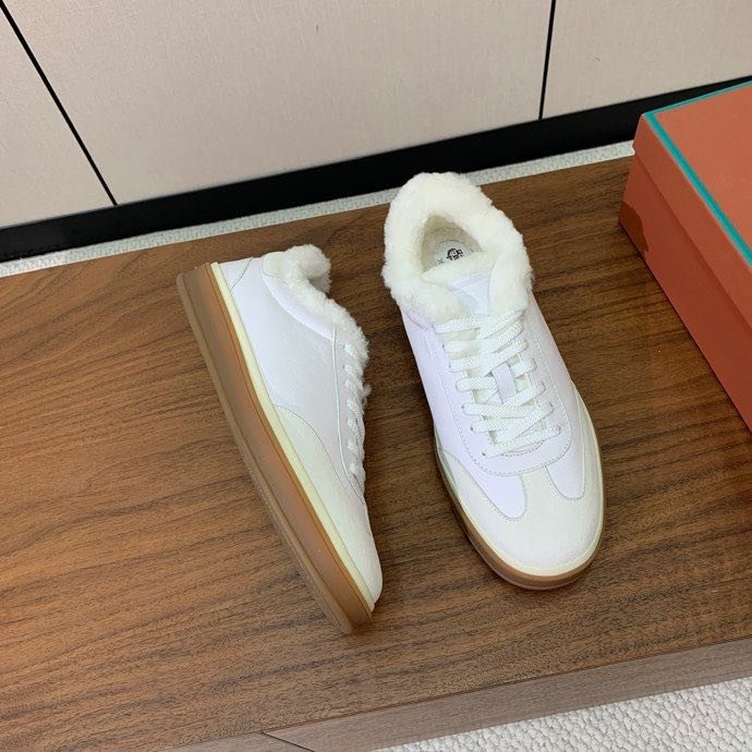 Кроссовки на меху зимние