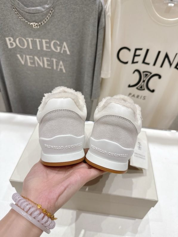 Кроссовки на меху зимние фото 3