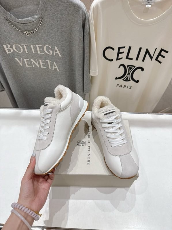 Кроссовки на меху зимние фото 5