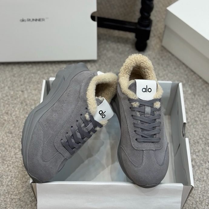 Кроссовки на меху зимние фото 5