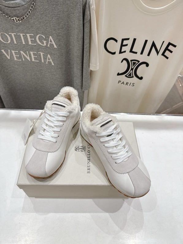 Кроссовки на меху зимние фото 6