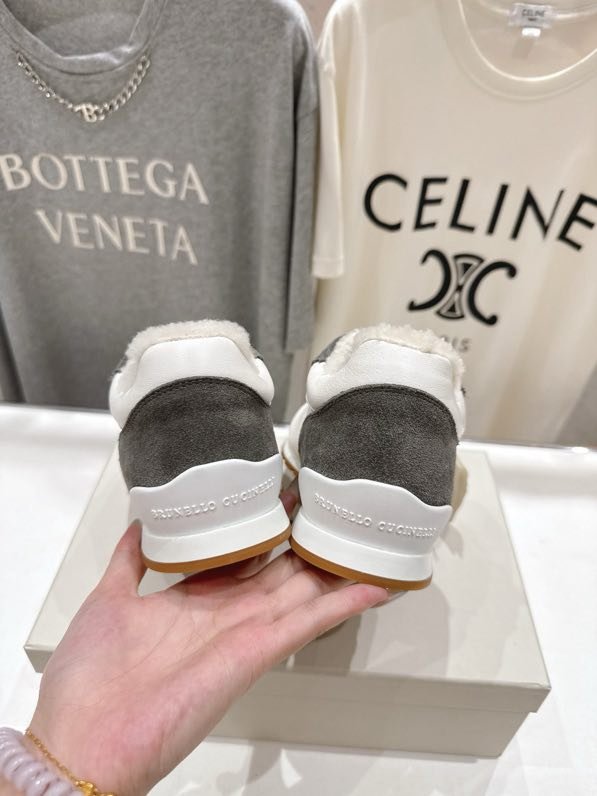 Кроссовки на меху зимние фото 6