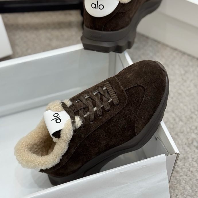 Кроссовки на меху зимние фото 6