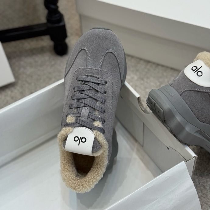 Кроссовки на меху зимние фото 6