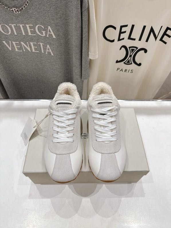 Кроссовки на меху зимние фото 7