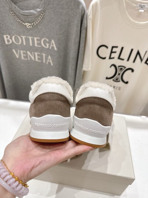 Кроссовки на меху зимние фото 7