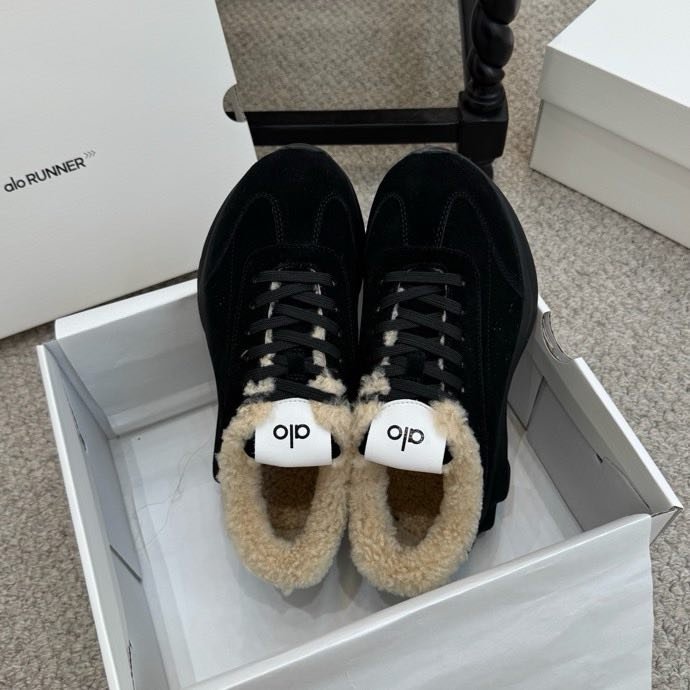 Кроссовки на меху зимние фото 7