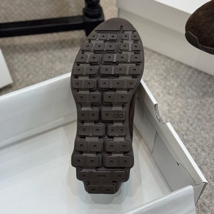 Кроссовки на меху зимние фото 7