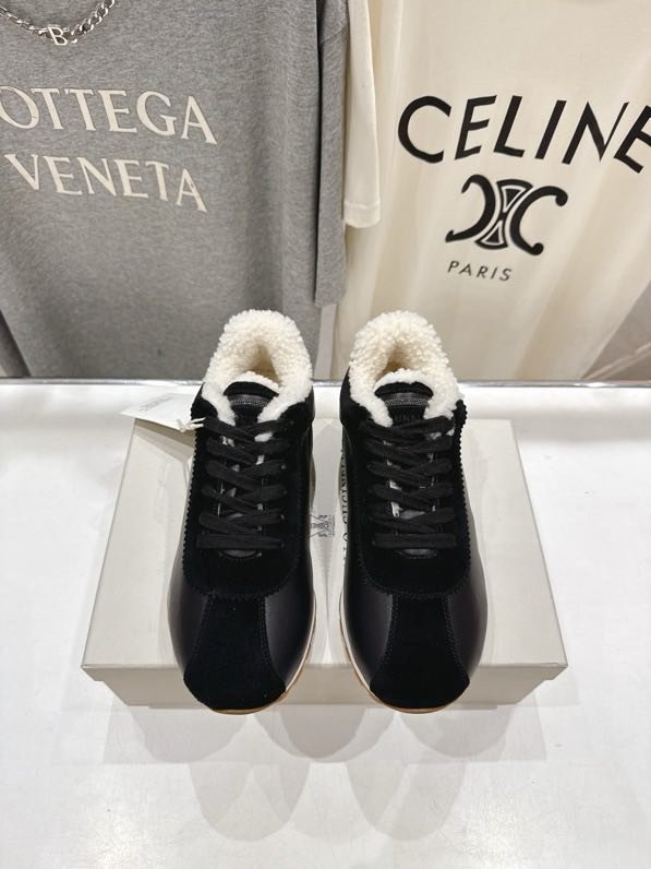 Кроссовки на меху зимние фото 8