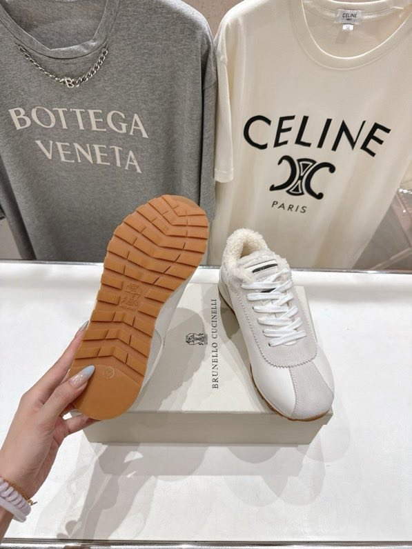 Кроссовки на меху зимние фото 8